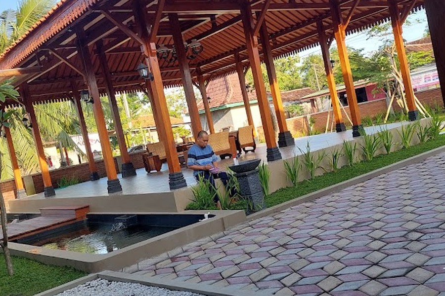 Ruang Diskusi Malam - Rumah Joglo Alfarobi